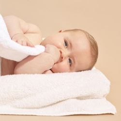 Eau nettoyante bébé
