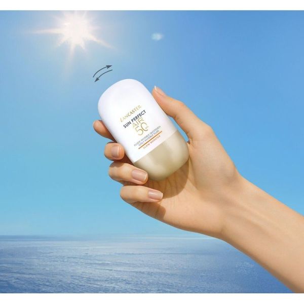 Fluide Invisible Quotidien SPF50 Glow Booster Sun Perfect Air